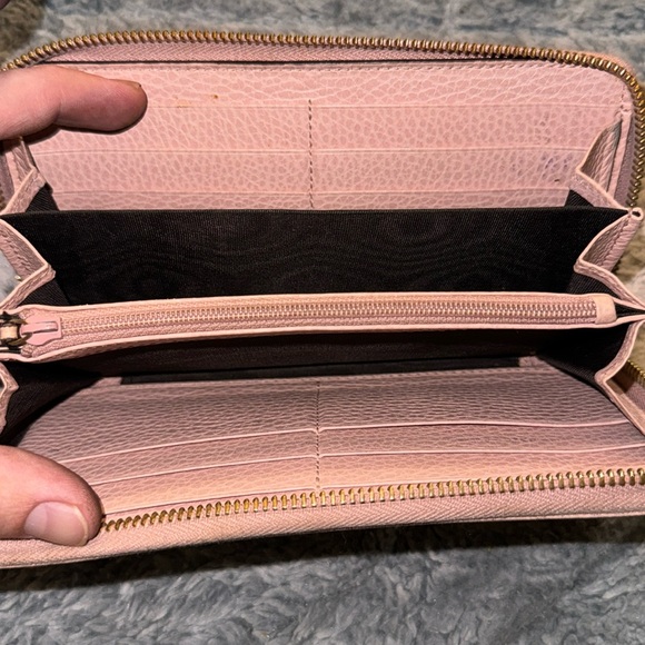 Women’s or Men’s Gucci Light Pink Leather Marmont Long wallet! Preloved but 8/10 - Picture 8 of 13